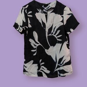 H&M Modern Classic Short Sleeve Floral Motif Blouse, Size 4